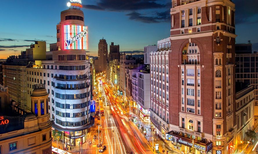 LA GRAN VÍA DE MADRID: LA CALLE MÁS TRANSITADA DE LA CAPITAL