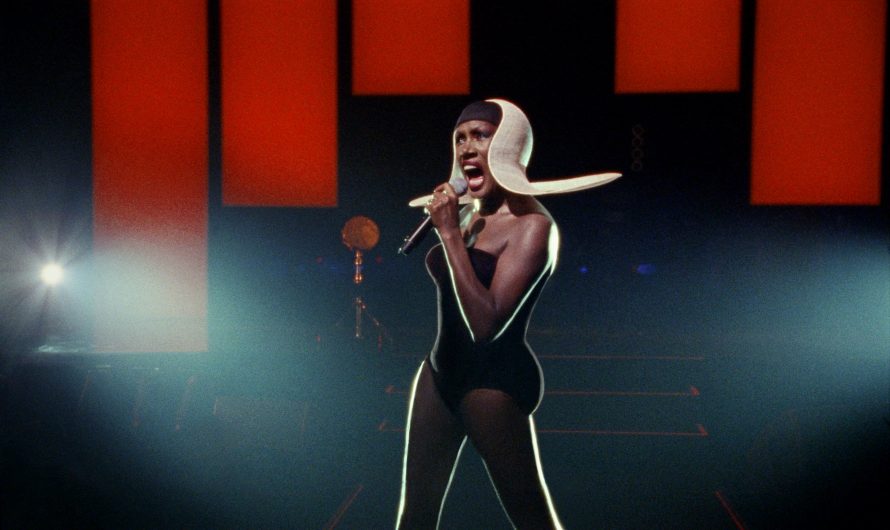 CINEPLAZA DE VERANO REGRESA A MATADERO MADRID CINE-CONCIERTOS AL AIRE LIBRE Y PELICULAS COMENTADAS.